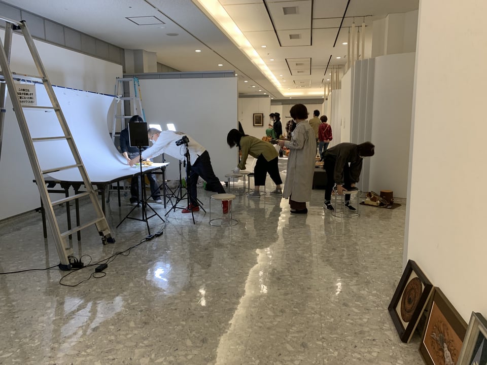 ILCE撮影風景−３　レザークラフト　公募展
