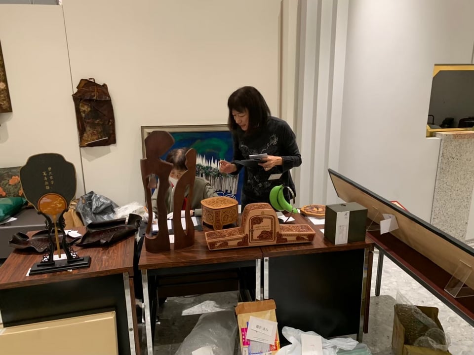 審査の様子　まつだみちこ　ILCE レザークラフト 