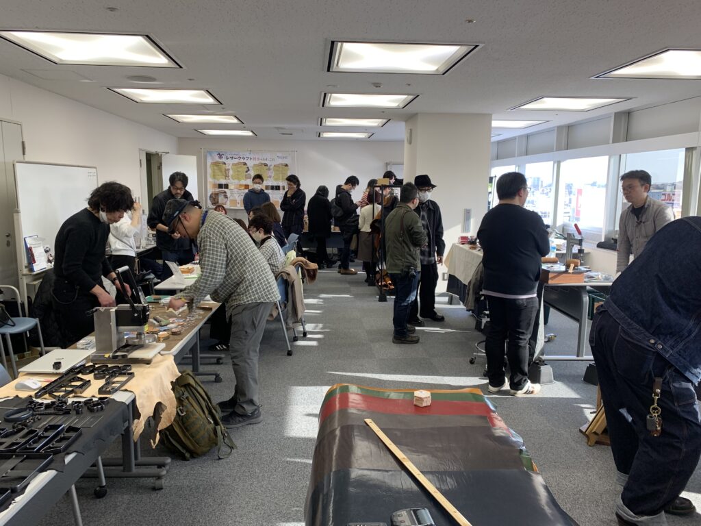レザー　レザークラフト　レザーカービング　アート　ハンドメイド　革雑貨　革　革小物　ギャラリー　公募展　コンテスト