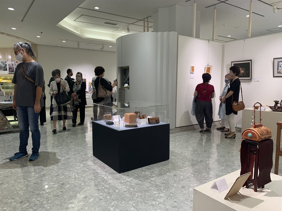 レザー　レザークラフト　レザーカービング　アート　ハンドメイド　革雑貨　革　革小物　ギャラリー　公募展　コンテスト