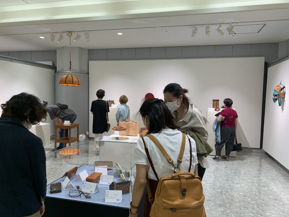 レザー　レザークラフト　レザーカービング　アート　ハンドメイド　革雑貨　革　革小物　ギャラリー　公募展　コンテスト