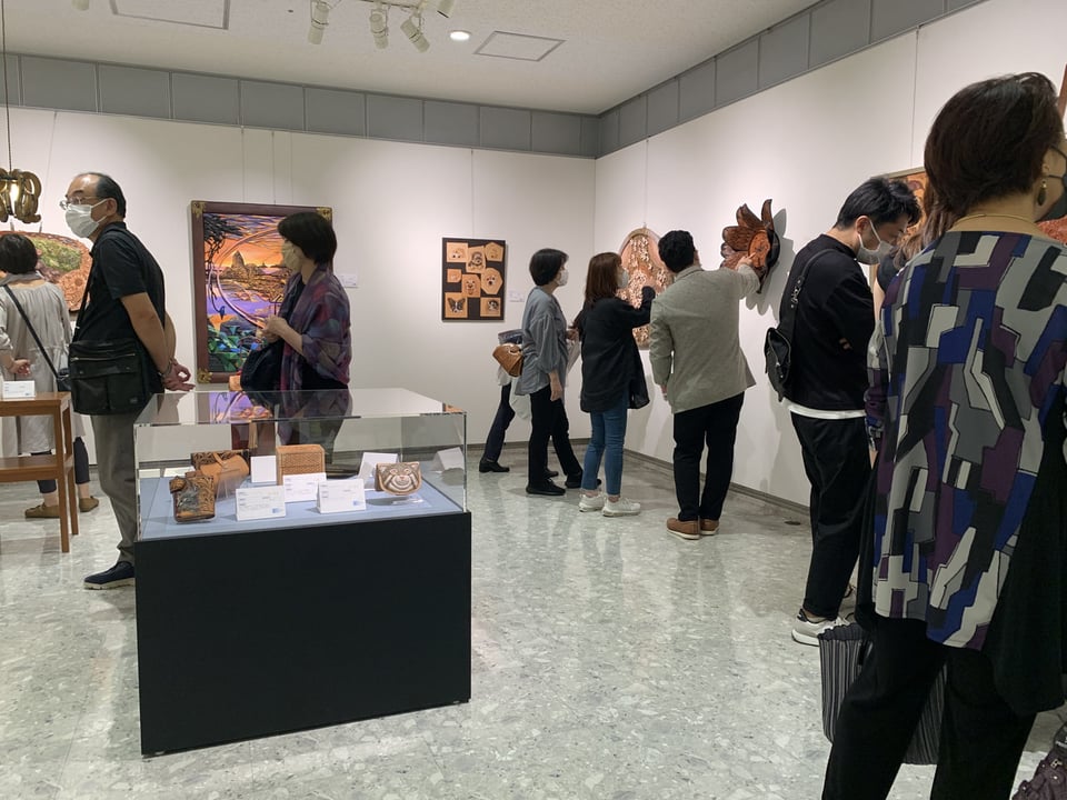 レザー　レザークラフト　レザーカービング　アート　ハンドメイド　革雑貨　革　革小物　ギャラリー　公募展　コンテスト
