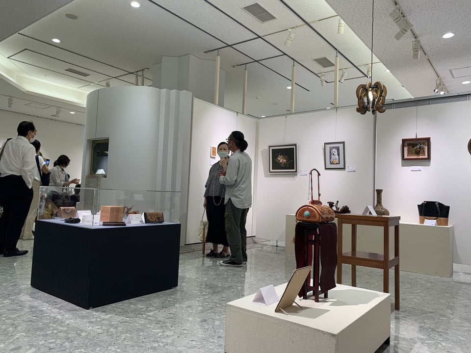 レザー　レザークラフト　レザーカービング　アート　ハンドメイド　革雑貨　革　革小物　ギャラリー　公募展　コンテスト