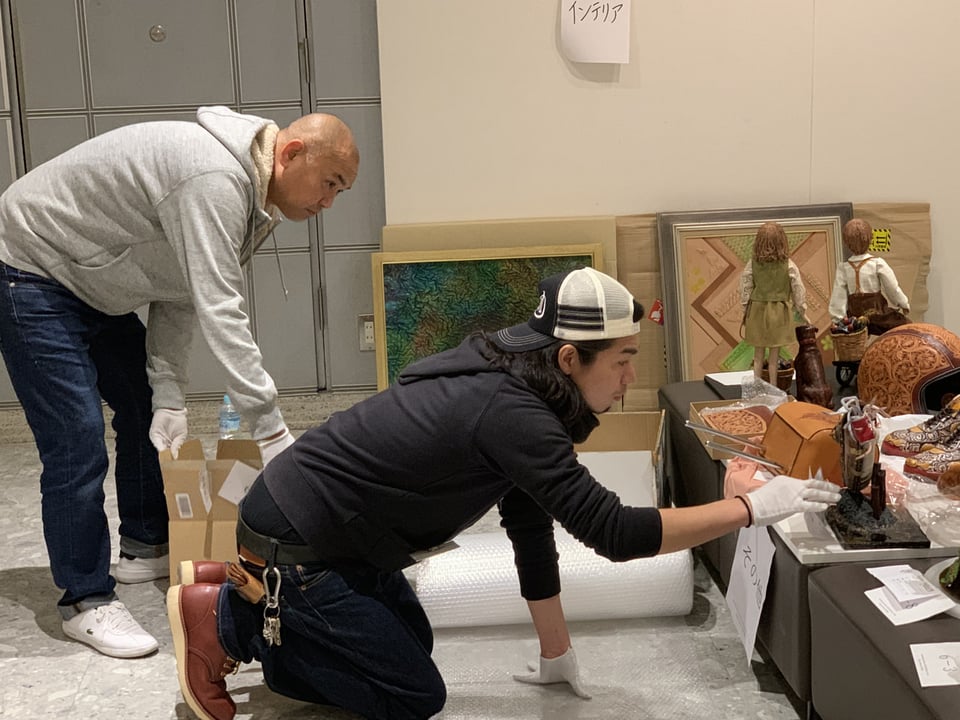 展覧会搬入仮展示 レザークラフト教室 革工芸教室