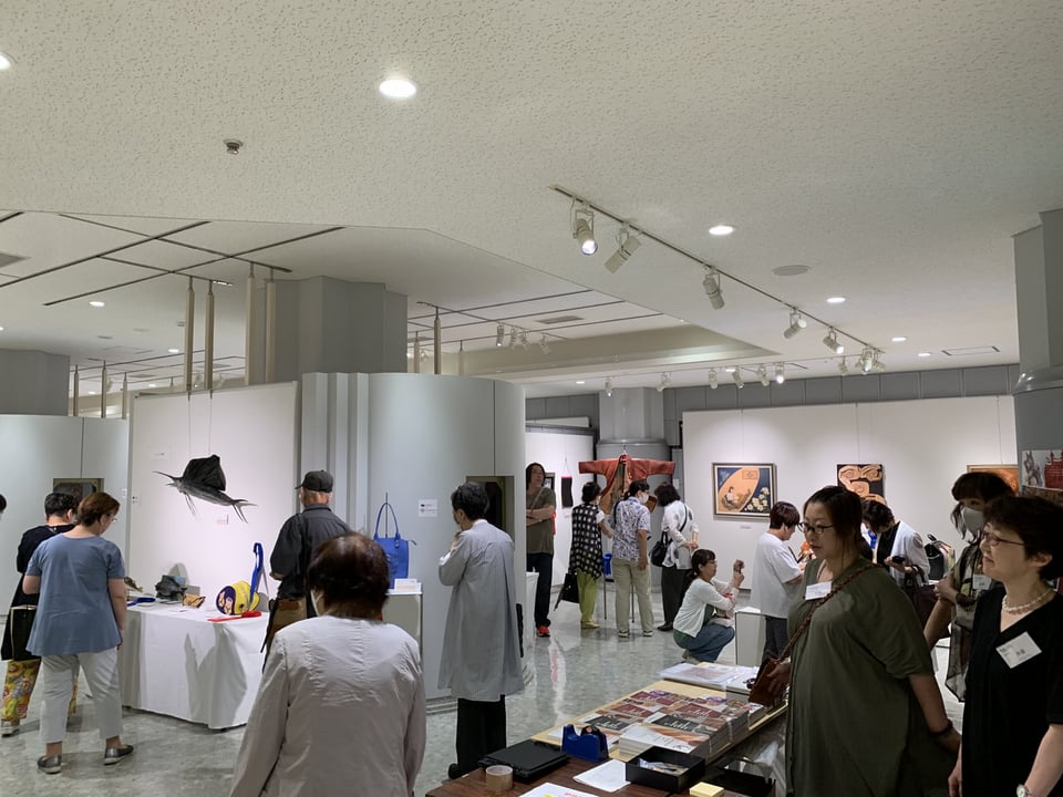 レザー レザークラフト レザーカービング アート ハンドメイド 革雑貨 革 革小物 ギャラリー 公募展 コンテスト