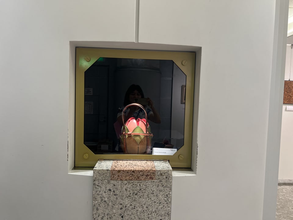 ILCE展示風景　レザークラフト　公募展