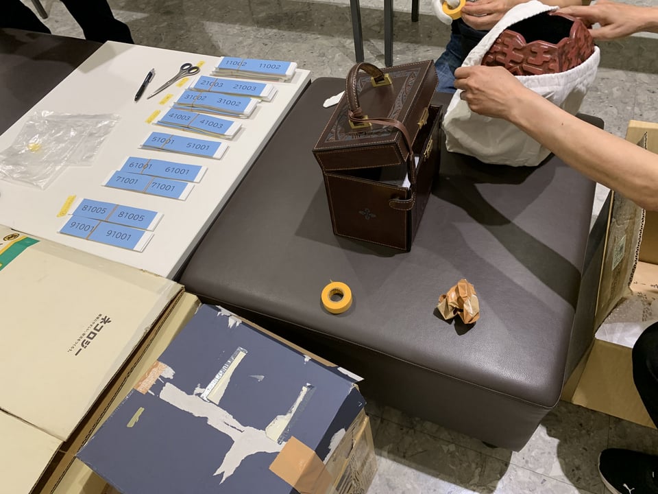 ILC搬入風景−3 レザークラフト 公募展